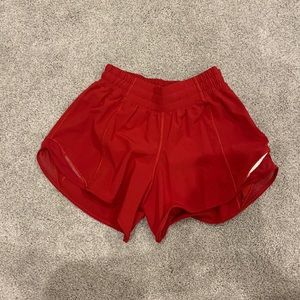 Lululemon hottie-hot shorts red